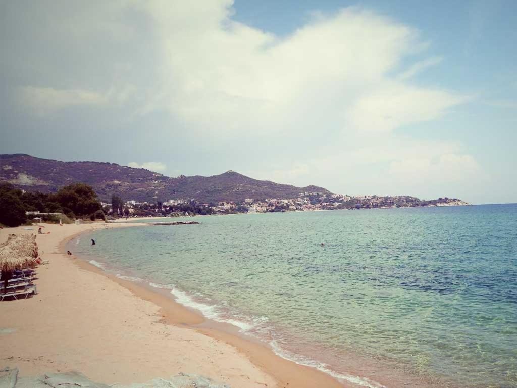 Beautiful Home By The Sea Palaiontsiflikion Bagian luar foto