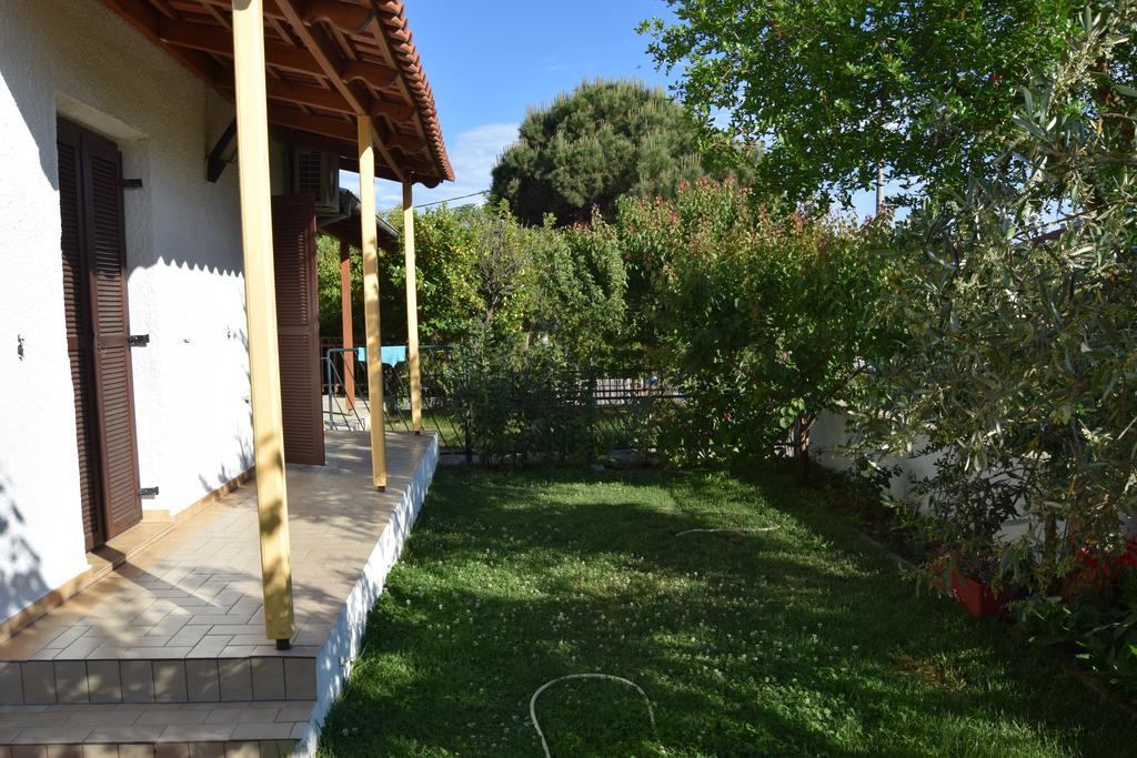 Beautiful Home By The Sea Palaiontsiflikion Bagian luar foto